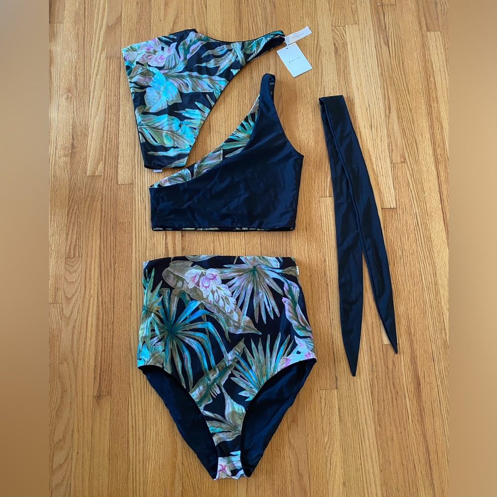 Baiia NWT Martinique Reversible Bikini Wrap Top and Bikini Bottoms set